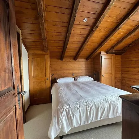 Superb Attic In Les Esserts Verbier